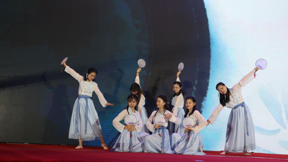 ny28_464412.jpg c28.jpg